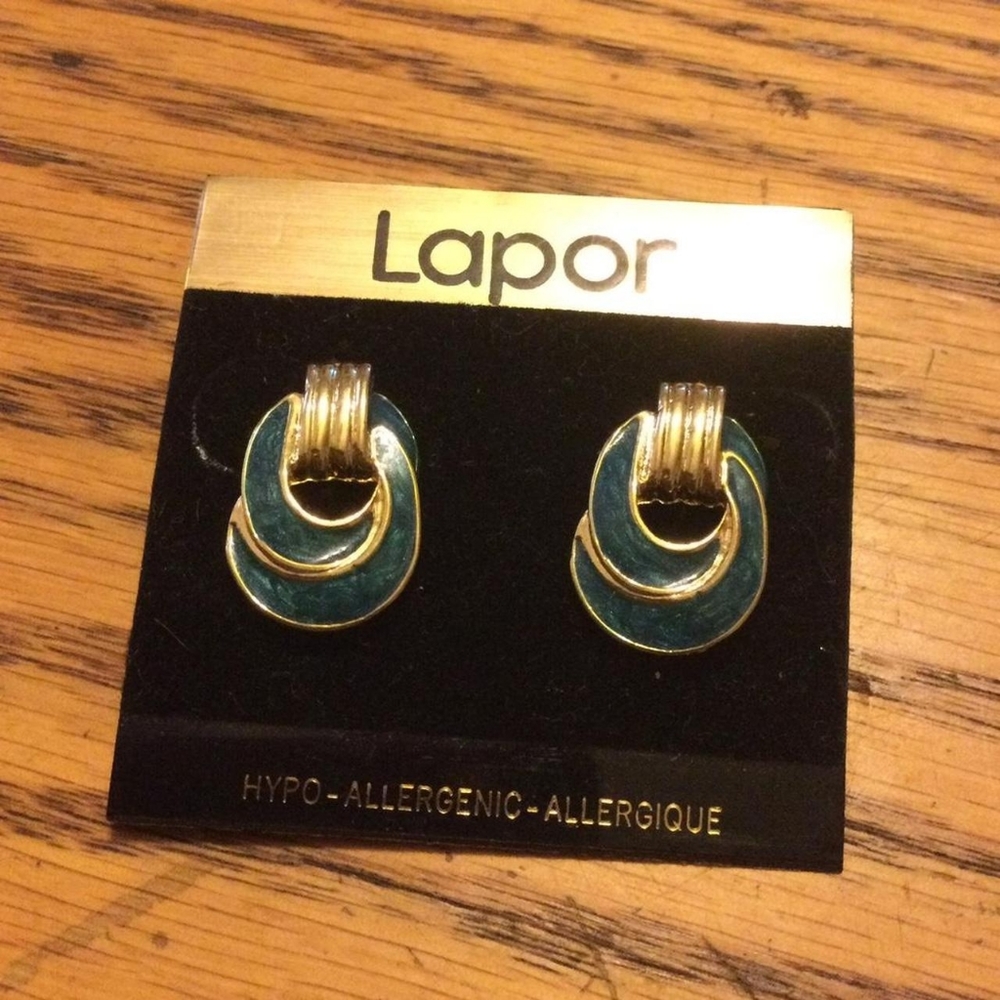 Lapor earrings